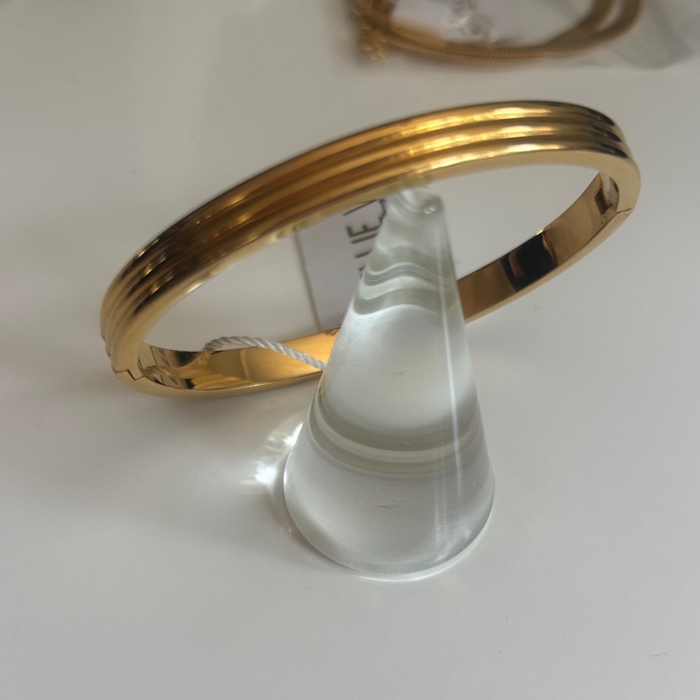 Elegant Gold Bracelet